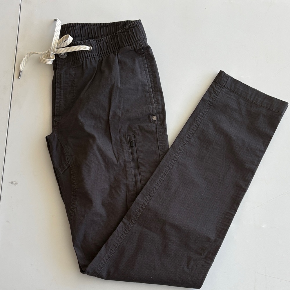 Vuori Men's Dark Gray Cargo Pants